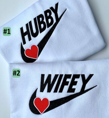 Žmona ir Vyras ("Wifey & Hubby") – siuvinėtas džemperis